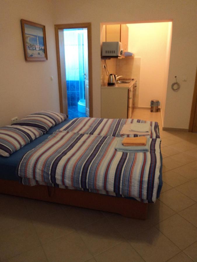 Apartments Delfini Sveti Filip i Jakov Exteriör bild